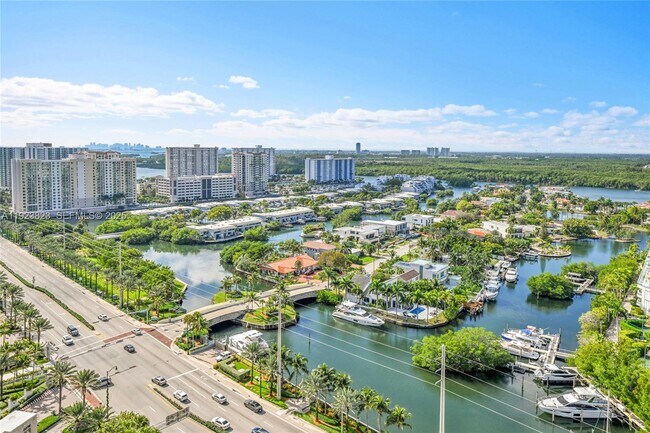 Building Photo - 16445 Collins Ave