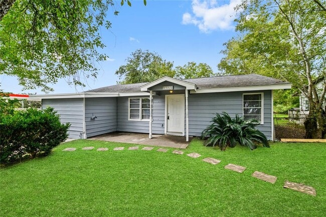 Primary Photo - 2705 Hughes Rd