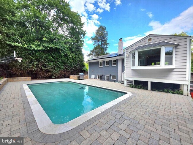 Building Photo - 8300 Beech Tree Rd
