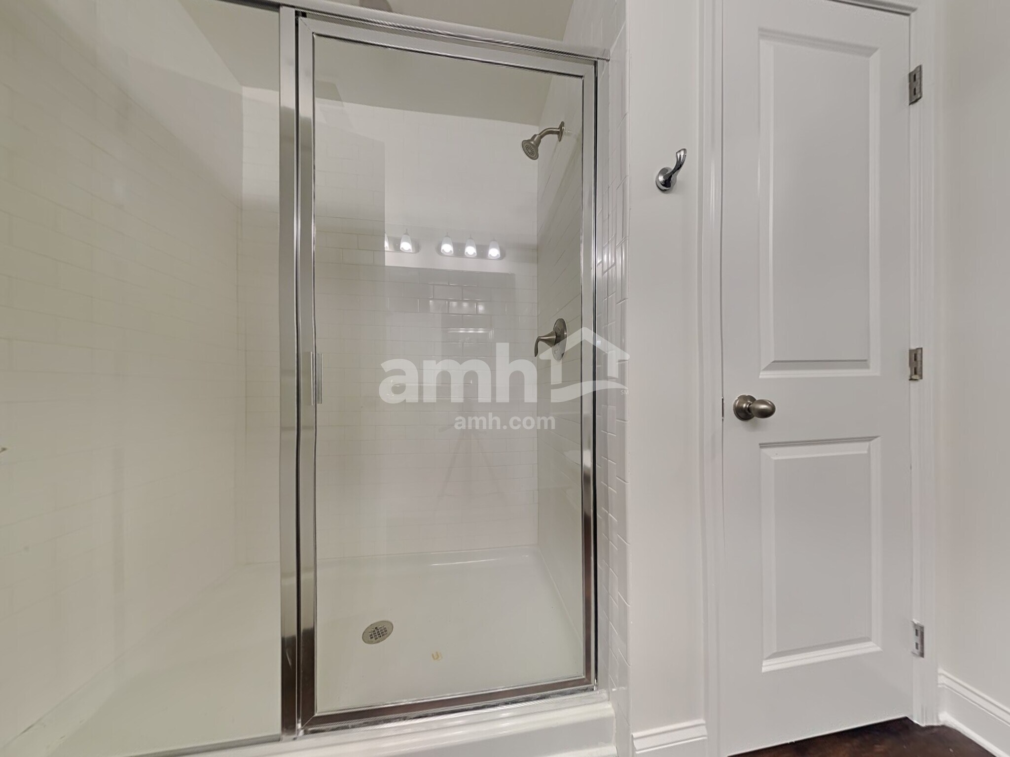 Building Photo - 475 Summit View Ct