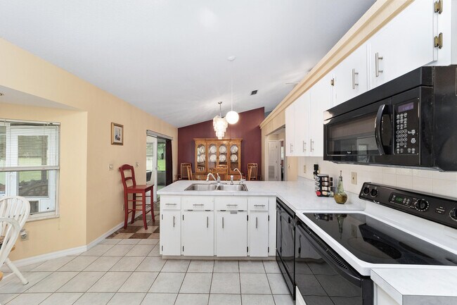 Building Photo - 13371 US-27