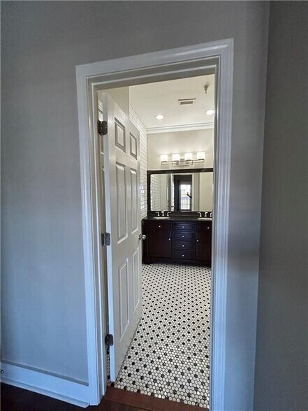 Building Photo - 104 Vinings Forest Cir SE