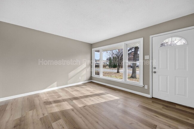 Building Photo - 315 St Anthony Ln