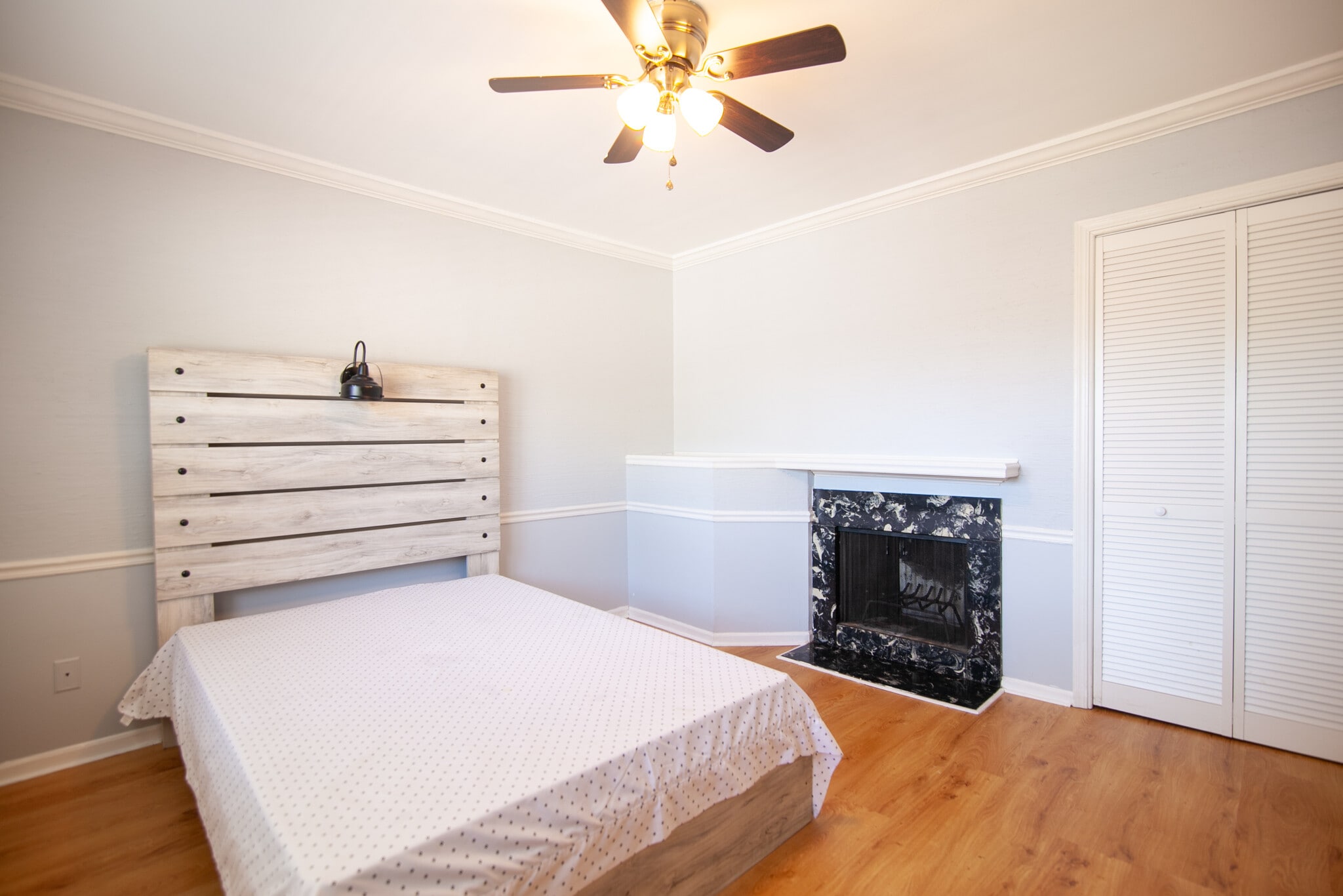 Guest bedroom - 6851 Roswell Rd
