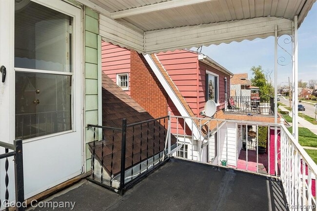 Building Photo - 12123 Santa Rosa Dr