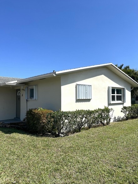 Building Photo - 2551 Emory Dr W