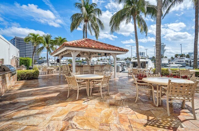 Building Photo - 1 Las Olas Cir