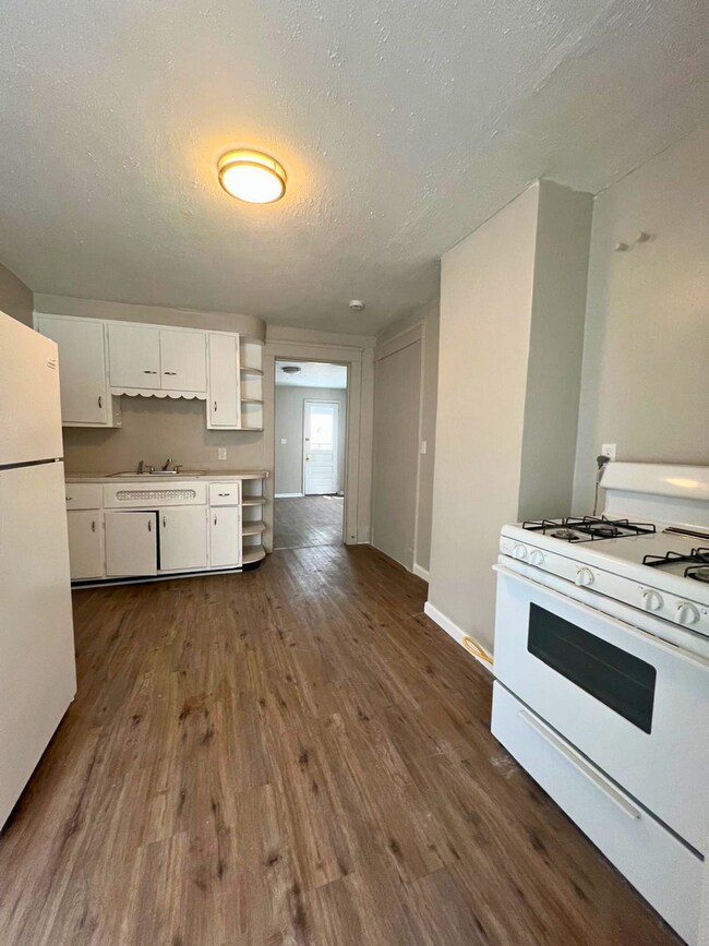 Building Photo - 836 E 156th St