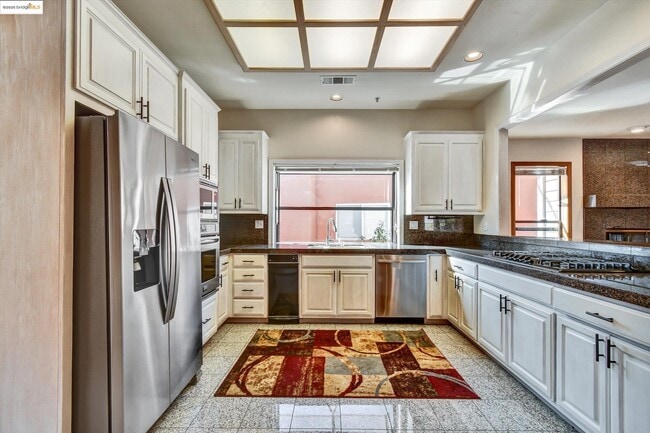 Building Photo - 616 Gravatt Dr