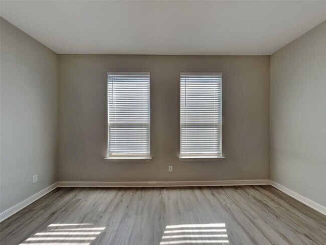 Building Photo - 5BR/4BA | Updated Single Family Home | 2-Car Garage | Gated backyard