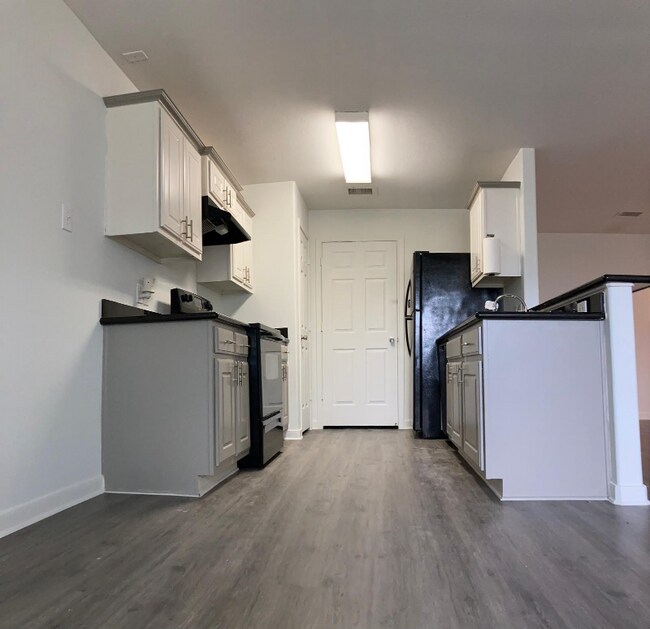 Building Photo - 4047 Pedernales River Ln