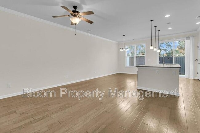 Building Photo - 1660 Bridwell Ln