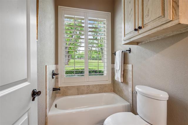 Building Photo - 8709 Claremont Dr