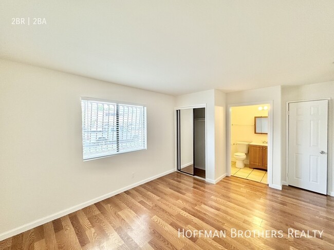Building Photo - 5917 Woodman Ave