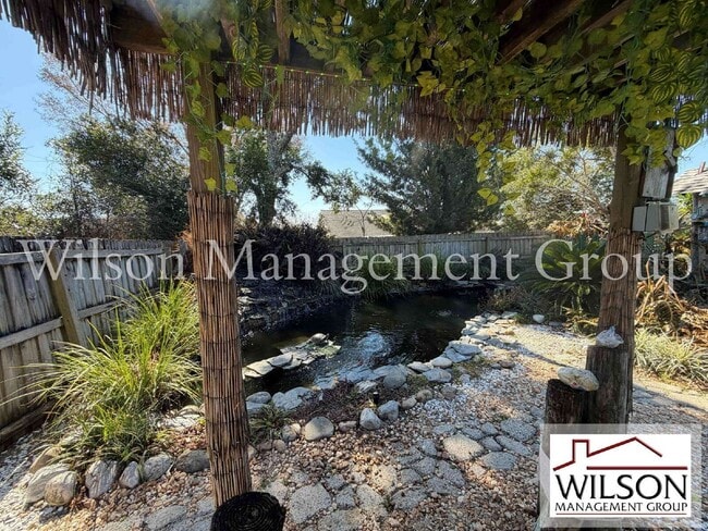 Building Photo - 1366 Valhalla St