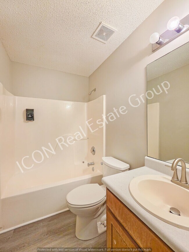 Building Photo - 3/2.5 home with large level lot