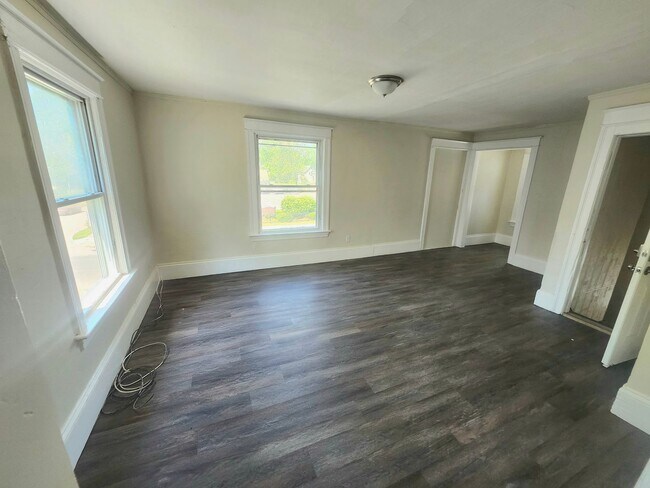 Building Photo - 357 Columbia Ave