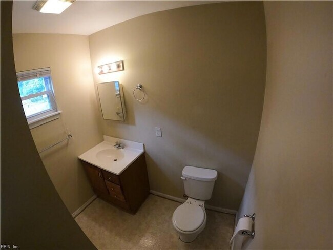 Building Photo - 1410 W 39th St