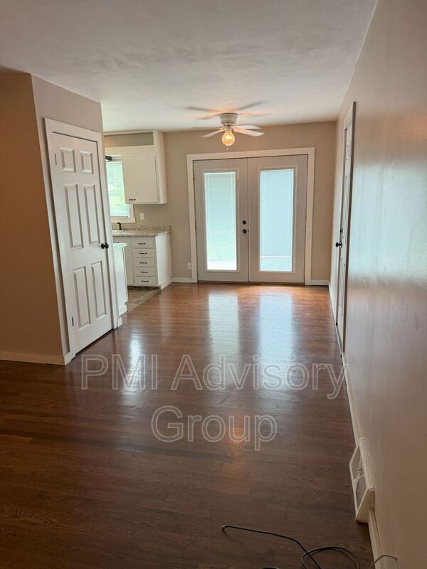 Building Photo - 5701 SW 15th St