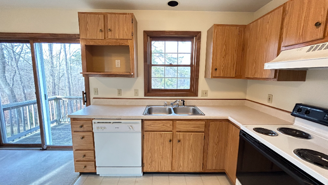 Building Photo - 4212 Menga Dr