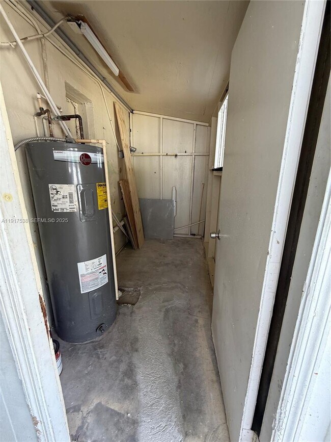 Building Photo - 22020 SW 114th Ave