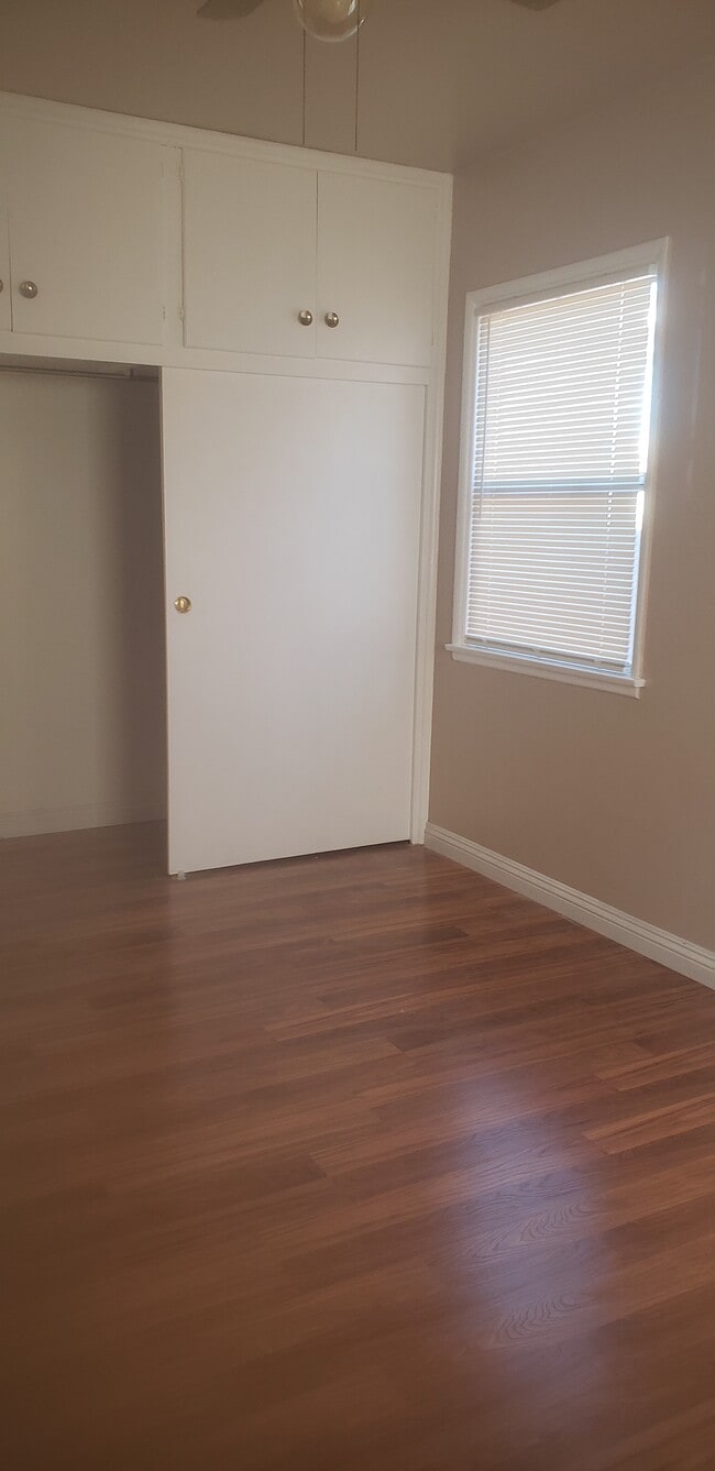 Building Photo - 9412 Beverly St