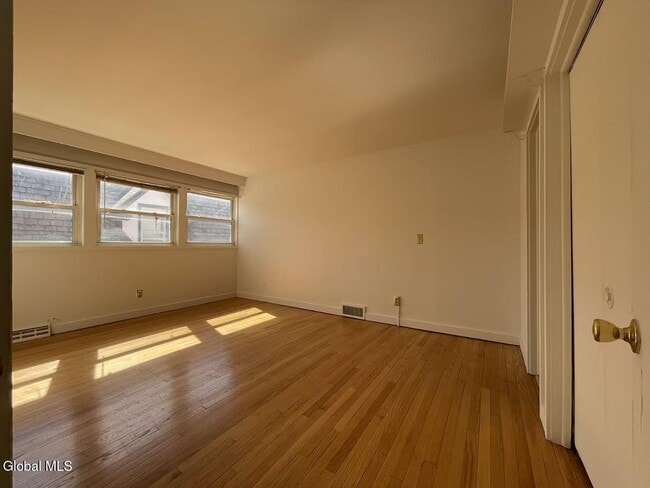 Building Photo - 1725 Union St