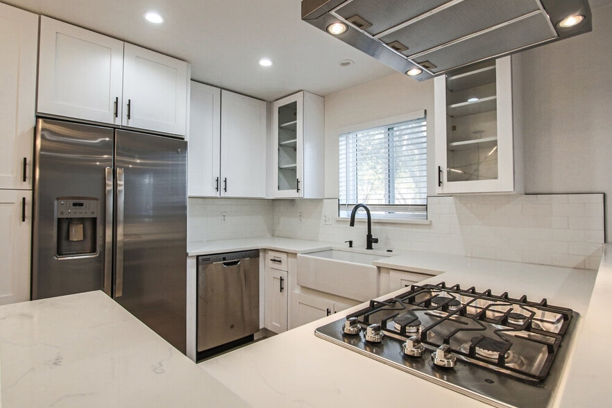 Building Photo - Knoxwood Apartments - Updated Units!