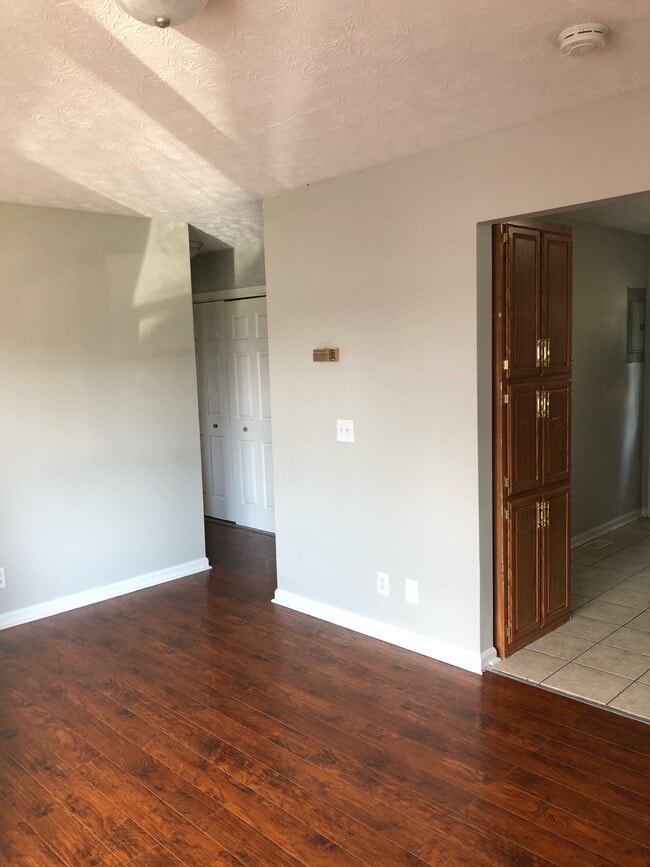 Building Photo - 1050 Scarlett Ln