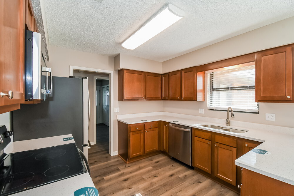 Building Photo - 8930 Irongate Dr