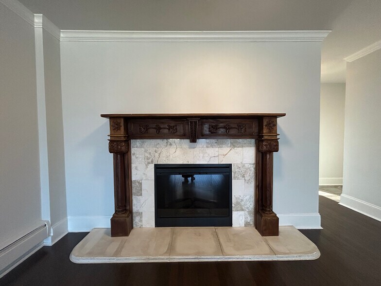 Building Photo - 1350 N Dearborn St