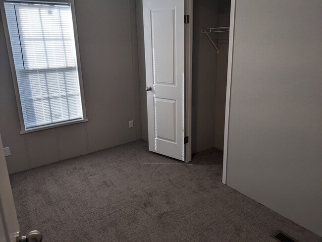 Building Photo - 517 Washington