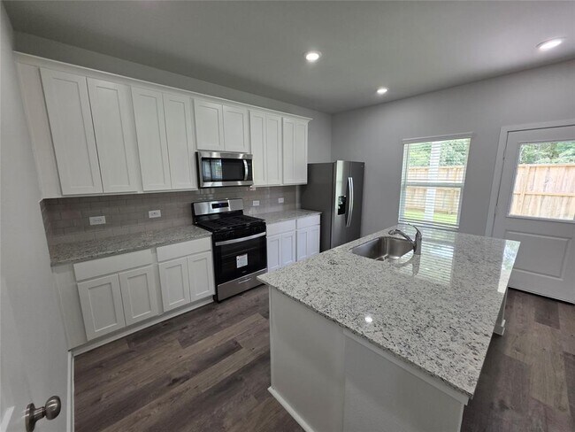 Building Photo - 7878 Alset Dr