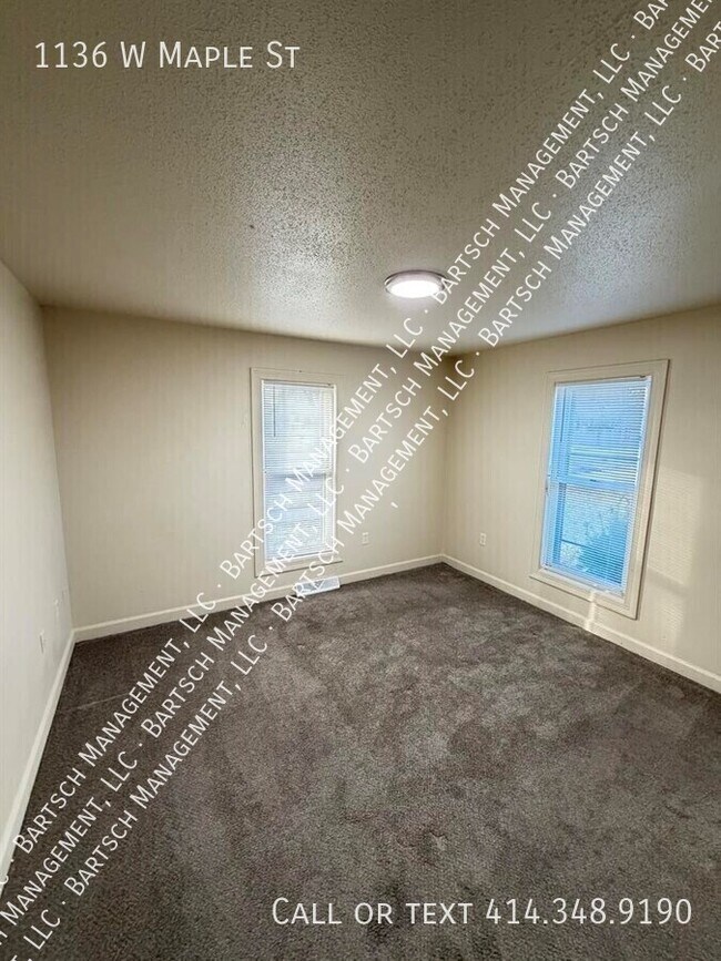 Building Photo - 1136 W Maple St