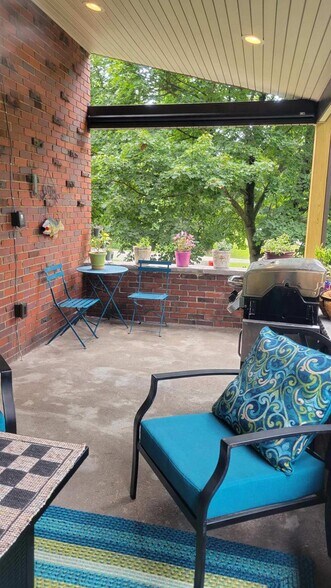 Building Photo - 202 Long Road