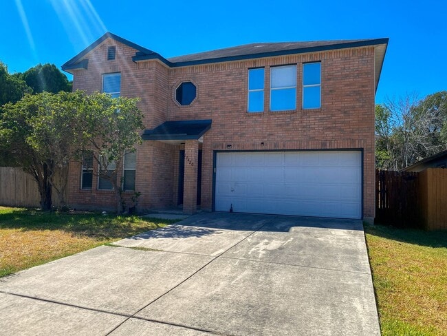 Building Photo - Beautiful 3/2 home in Hunters Mill!