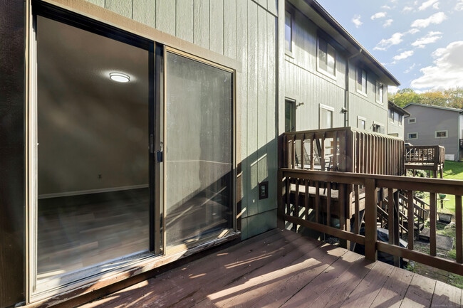 Building Photo - 103 Cliffside Dr