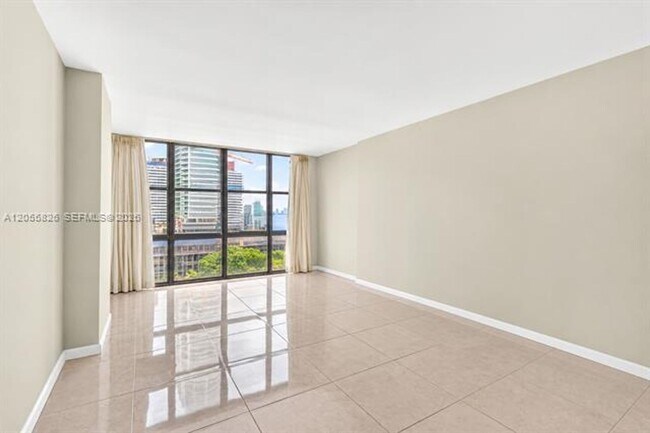 Building Photo - 1901 Brickell Ave