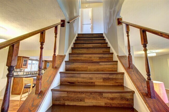 Building Photo - 10432 Hammerly Blvd