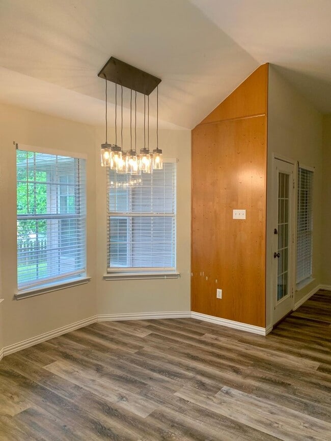 Building Photo - 1632 Whiterock Dr