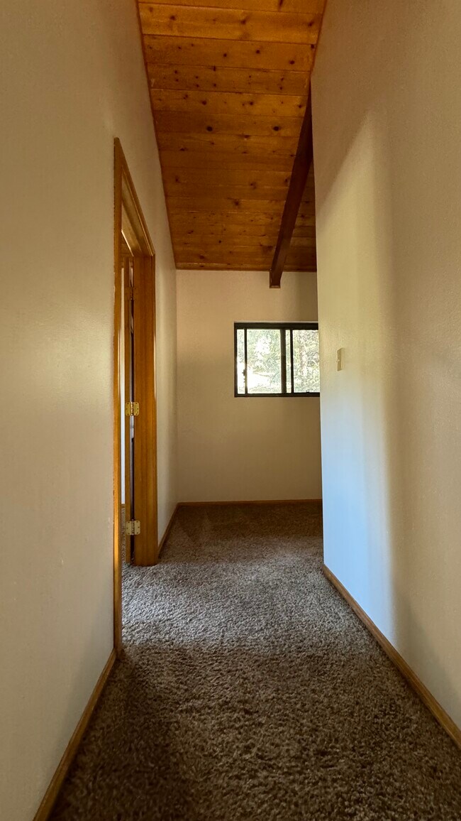 Building Photo - 2012 Symonds Dr