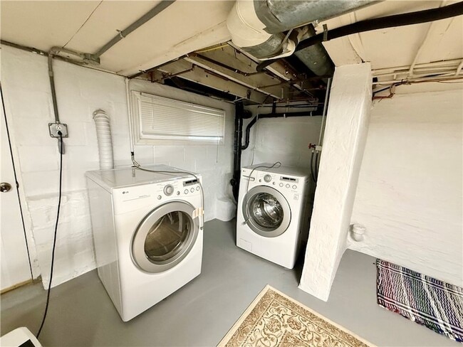 Building Photo - 1359 Johnston Ave