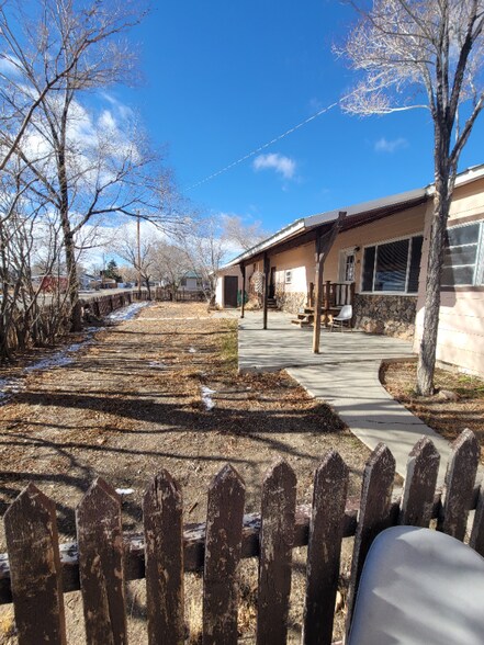 Building Photo - 595 Charles Ave