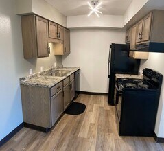 Building Photo - Beautifully Remodeled 2-Bedroom Apartment on Colby Rd in prime location!