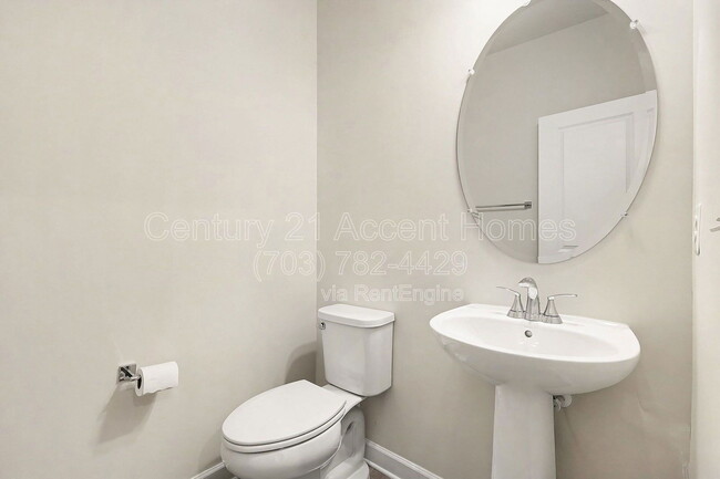 Building Photo - 2838 Dart Dr