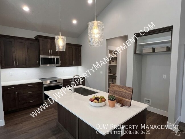 Building Photo - 300 E Mayfield Rd