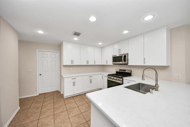 Building Photo - 2718 Swift Fox Corner