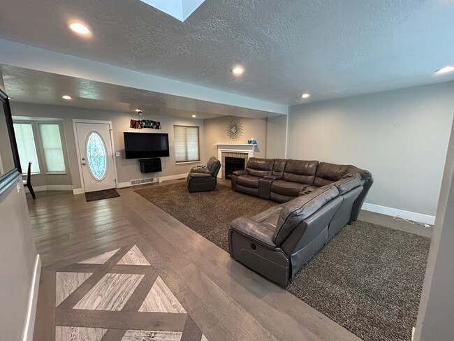 Building Photo - 1814 Whisperwood Cir