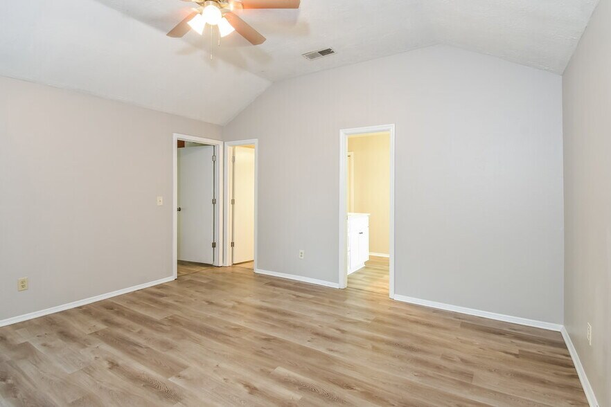 Building Photo - 7049 Ivy Pointe Row