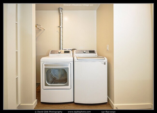 Building Photo - One bed, One bath Luxury Apartment at Stewart Meadows - Available June